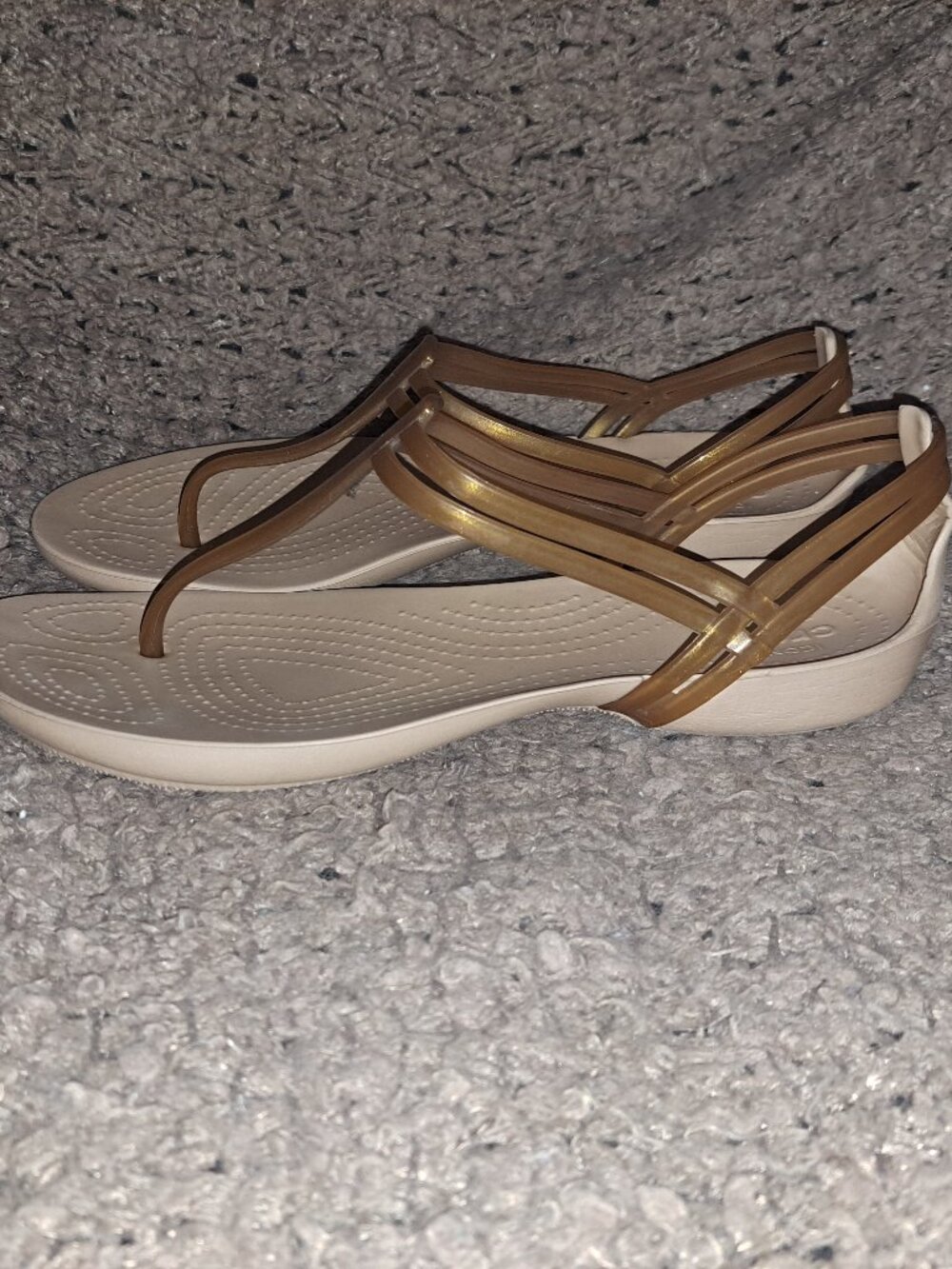 CROCS-Isabella Sandals Gold T Strap Jelly Thong Slingback-Sz 9-Excellent - Picture 2 of 8